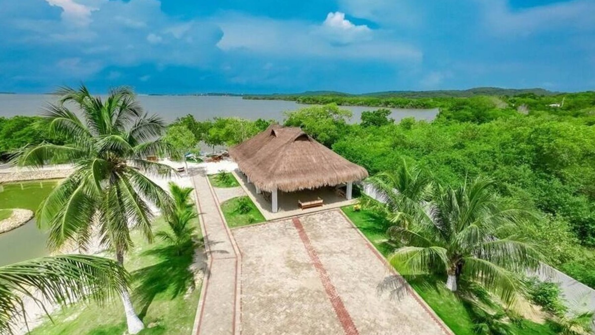 Tierra Bomba Island Apartment | 5-bedroom Prestige Island getaway