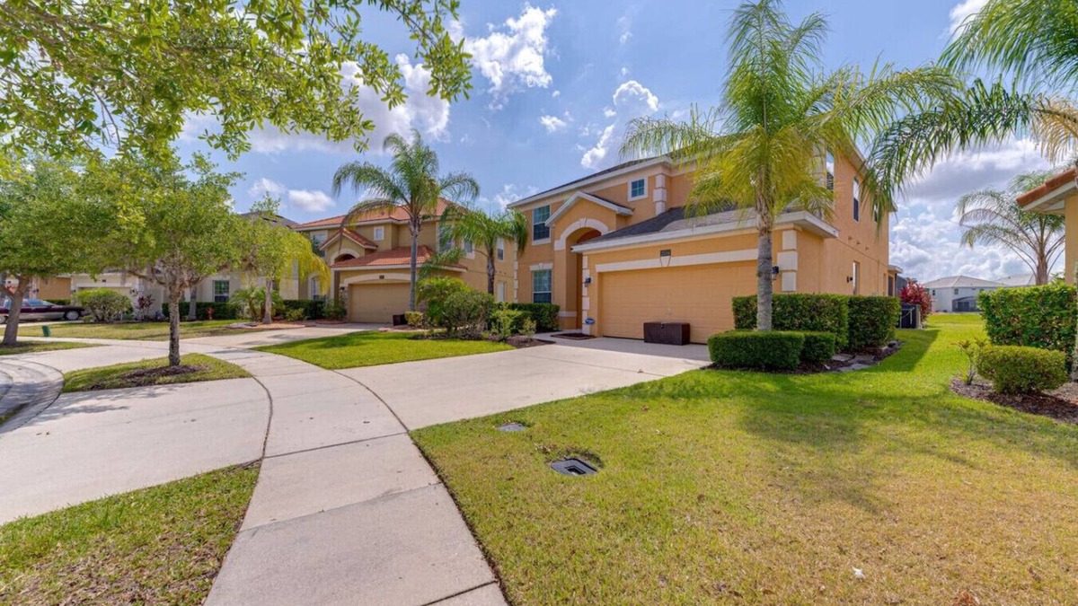 Veranda Palms House | 5 Bedroom private pool home in Veranda Palms