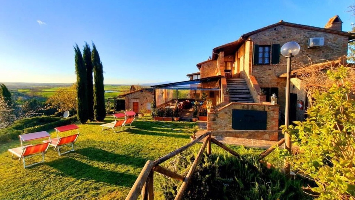 Panicale House | 5 Bedroom Private vacation home in Umbria