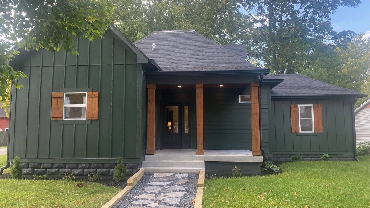 Sheridan House | 5-bedroom relaxing vacation home just 12 minutes to Grand Park and Six Pence
