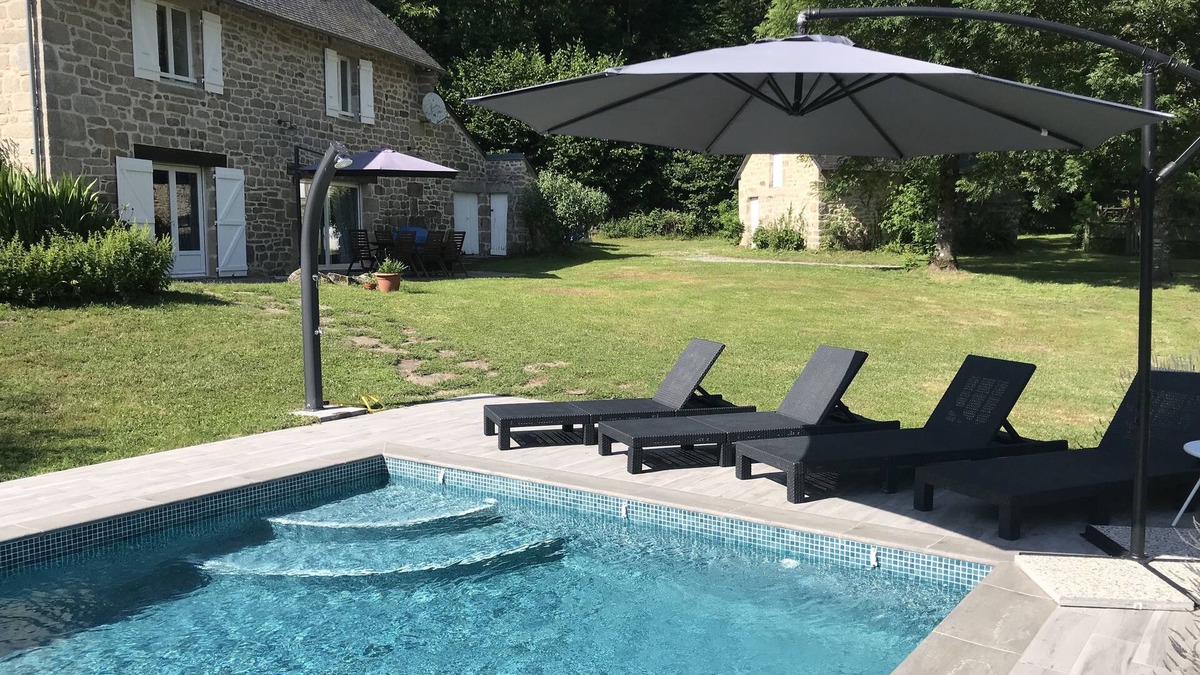 Veix House | 5 Bedroom secluded house with private heated pool