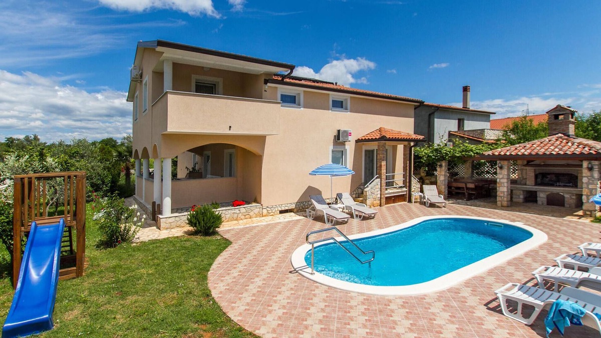 Nedescina House | 5 bedroom stunning home in Nedescina