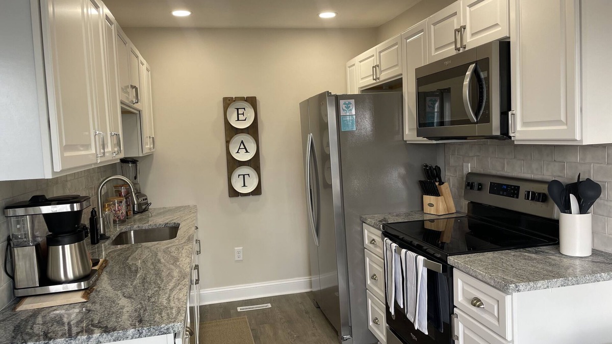 New Castle House | 5 Bedroom Townhome near UD campus