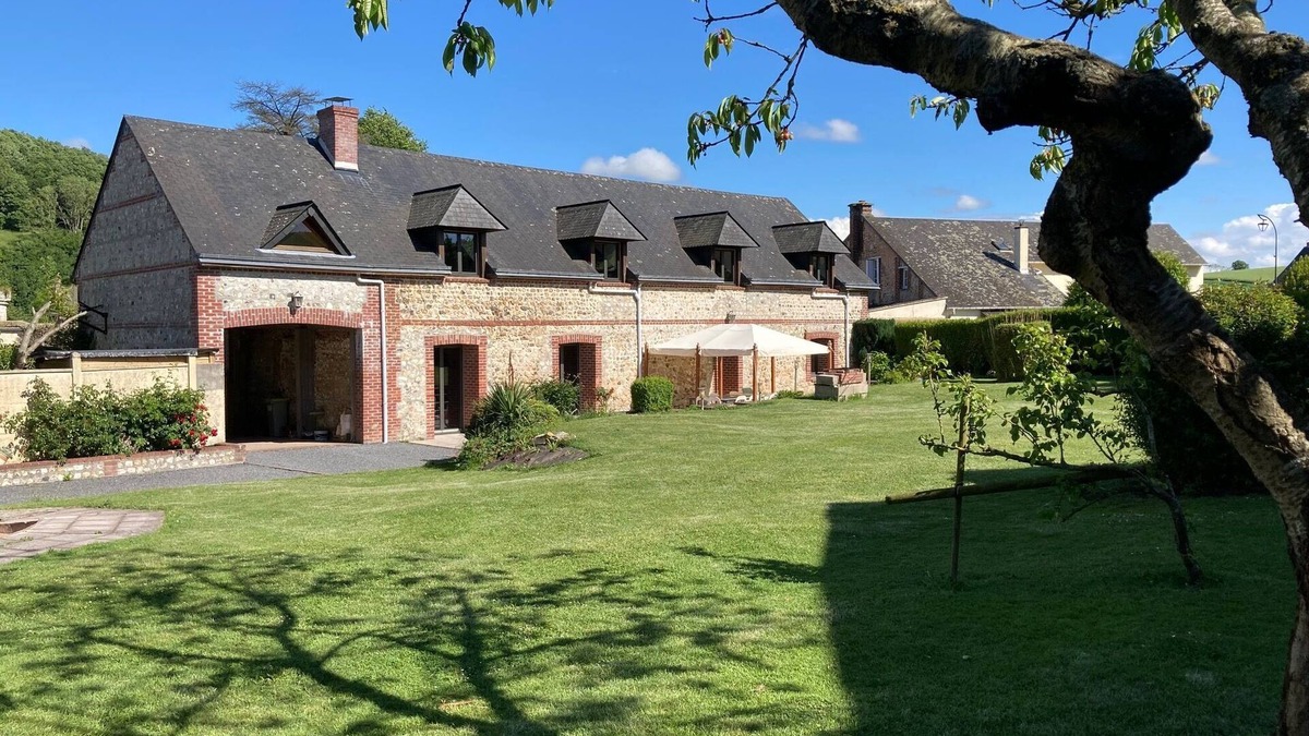 Ganzeville House | 5-bedroom vacation home with enclosed garden near Etretat
