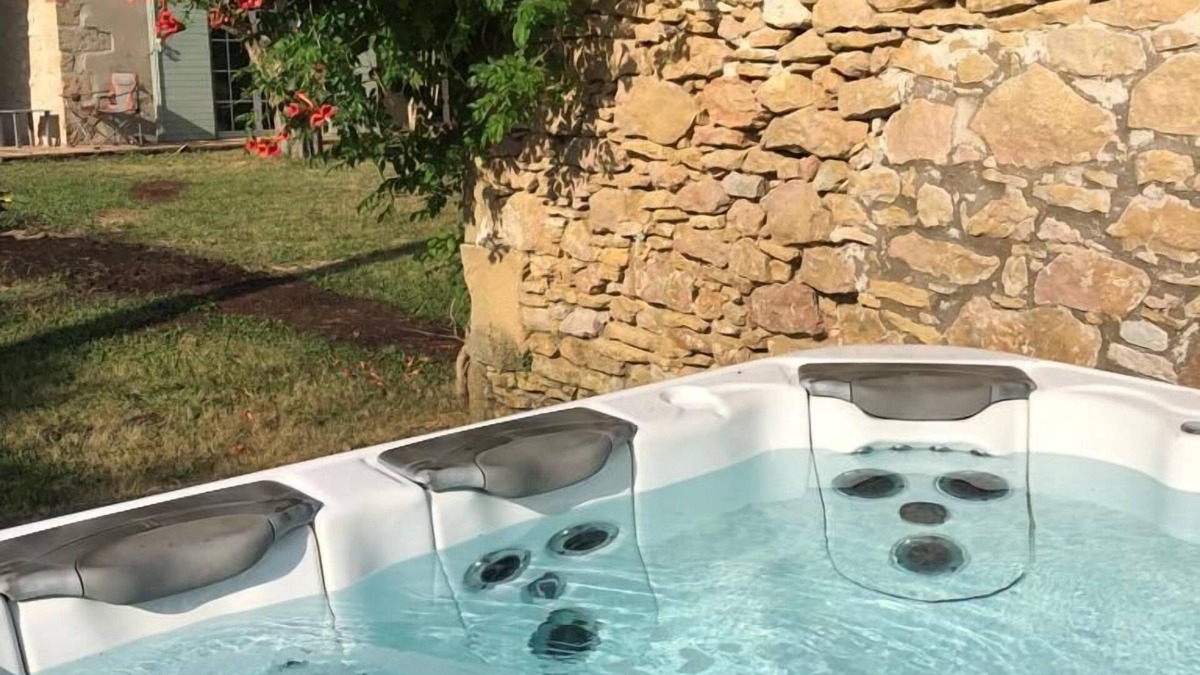 Labastide-d'Anjou Villa | 5 Bedroom Villa, La Bastide d'Anjou, Occitanie