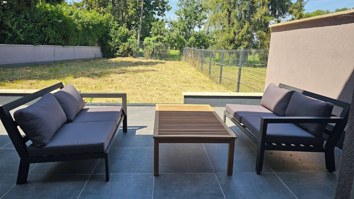 Courcelles Villa | 5 Bedroom Villa for 10 in Gouy-lez-Piéton