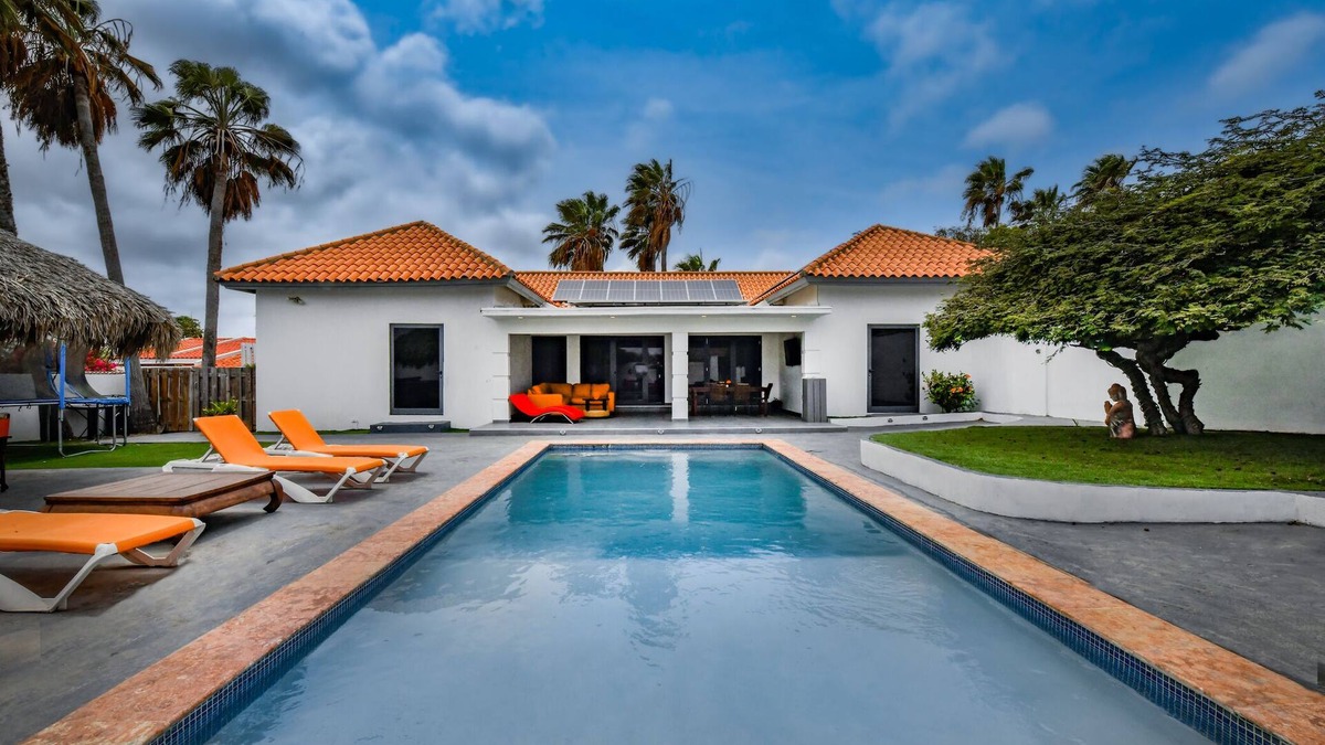Shiribana Villa | 5 bedroom Villa Nune + Pool