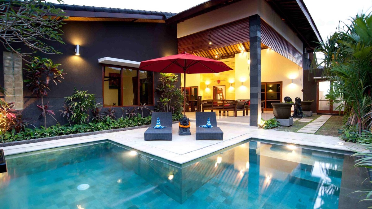 Umalas Villa | 5 Bedroom villa w/Breakfast, Seminyak