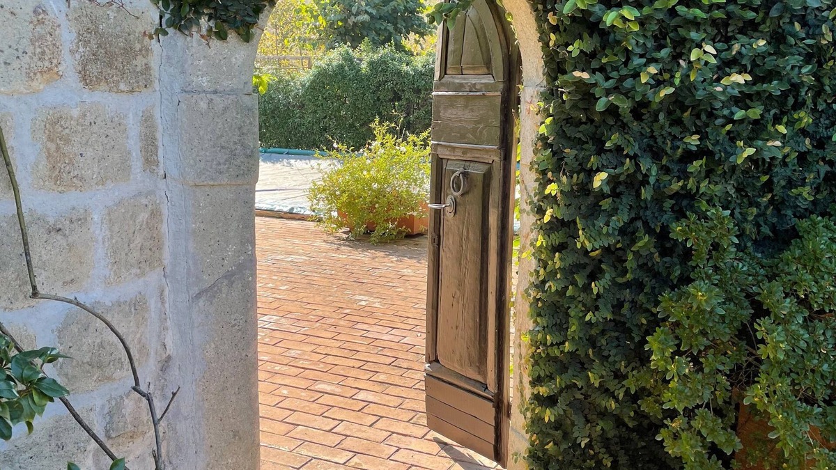 Caprarola Villa | 5 bedroom villa with heated pool and air conditioning set in landscaped garden.
