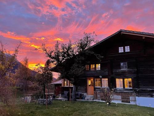 Meiringen Ski Chalet | 5 Bedrooms Chalet Brünig