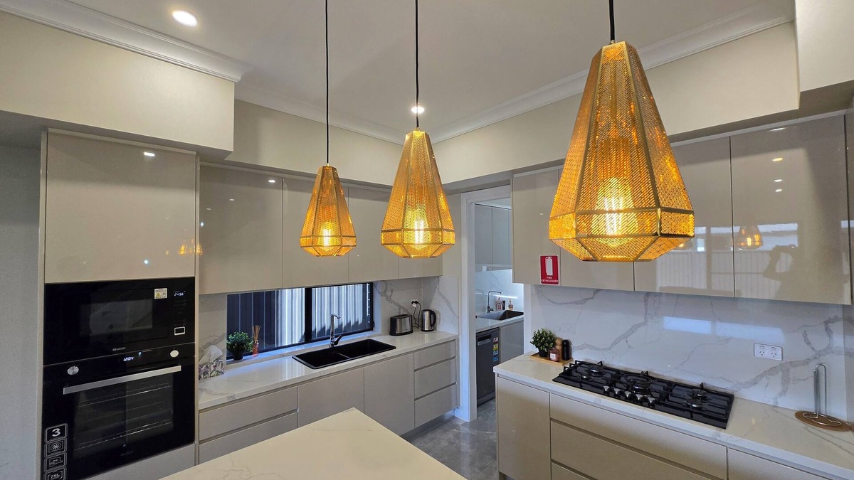 Oran Park House | 5 Beds in 4 Bedroom House in Oran Park