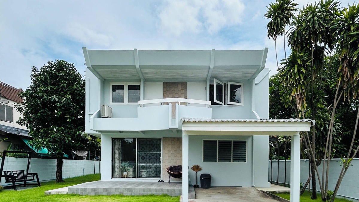 Suan Luang House | 5 beds private garden resort 452sqm. Perfect for travelers with pet