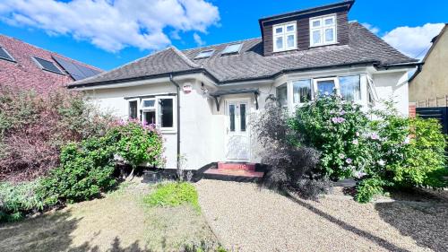 Shepperton House | 5 Bruce Avenue