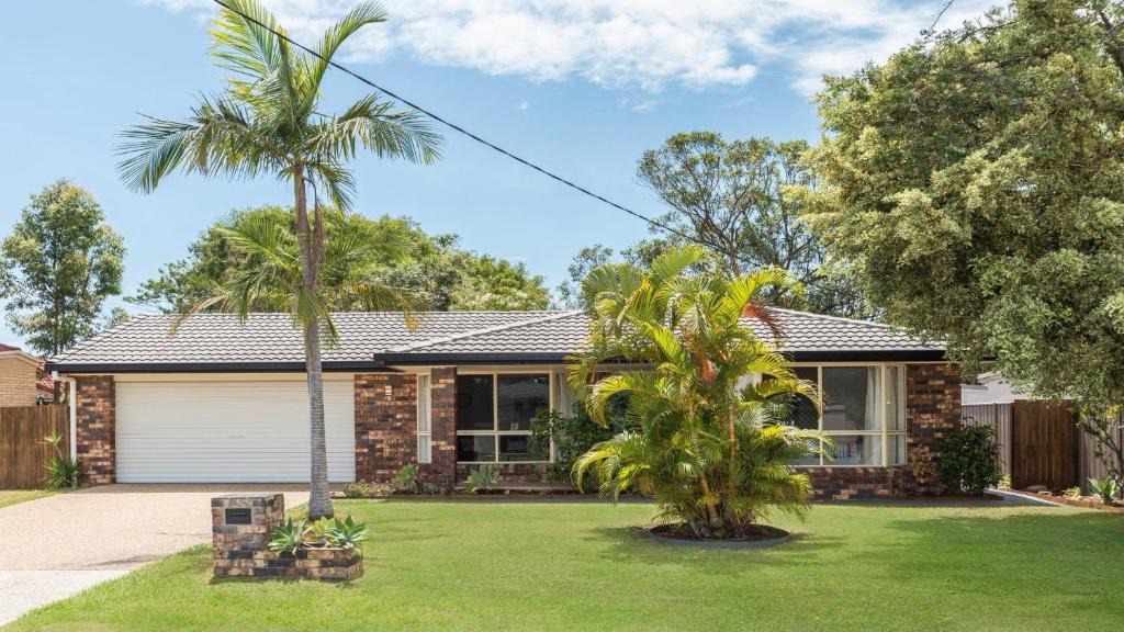 Warana House | 5 Bullando Street Warana QLD