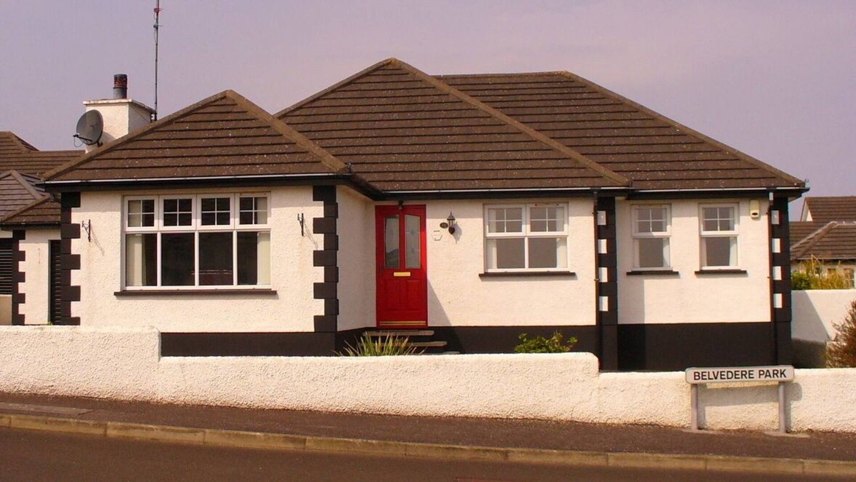 Castlerock House | 5* Castlerock- A North Coast Family Friendly Vacation Rental (Sleeps 6)/weekly