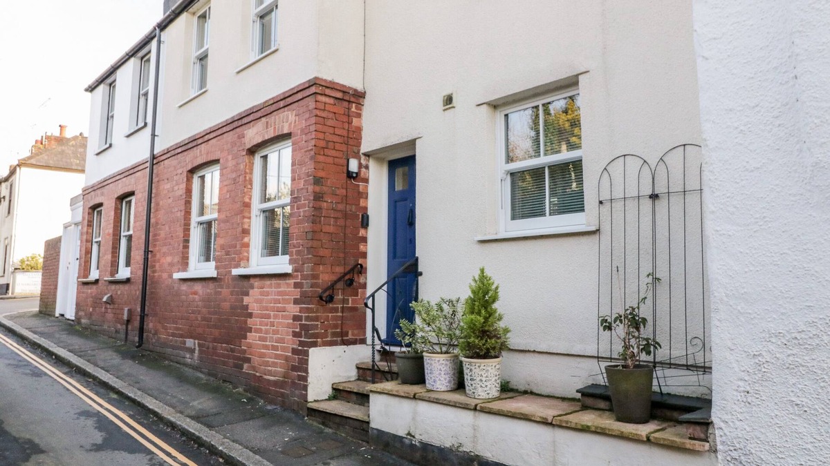 Topsham Cottage | 5 EXE STREET, pet friendly, character holiday cottage in Topsham