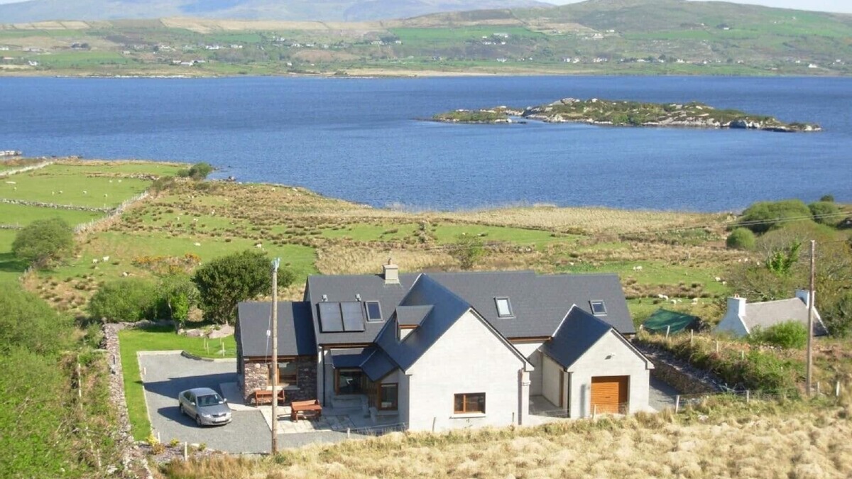 Waterville House | 5* holiday home overlooking Lough Currane Free Wifi Near Hogs Head Golf Course