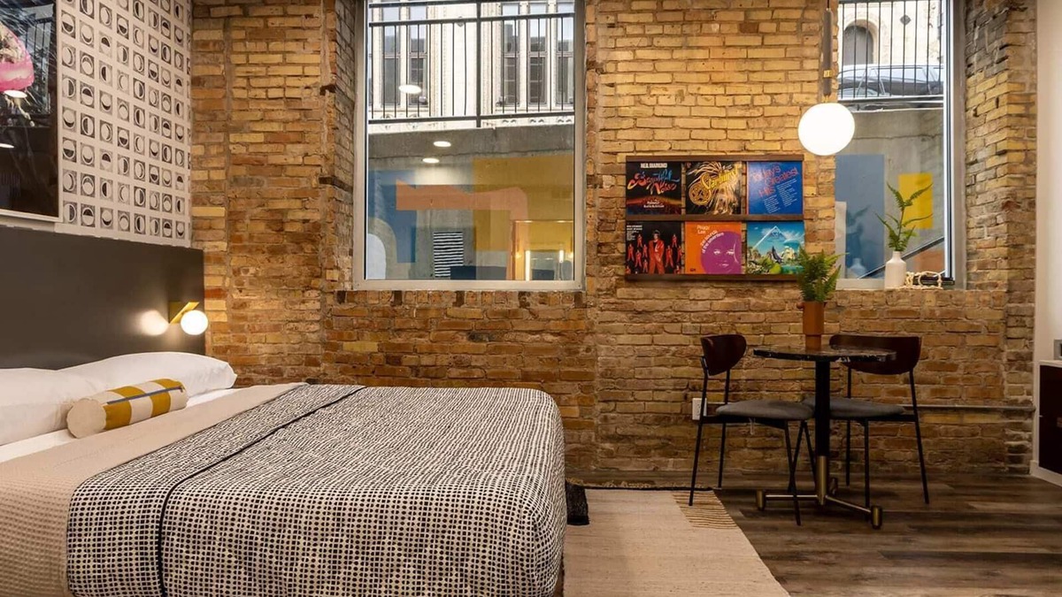 Downtown House | 5 King Bed Suites at The Finnley Hotel in DT GR