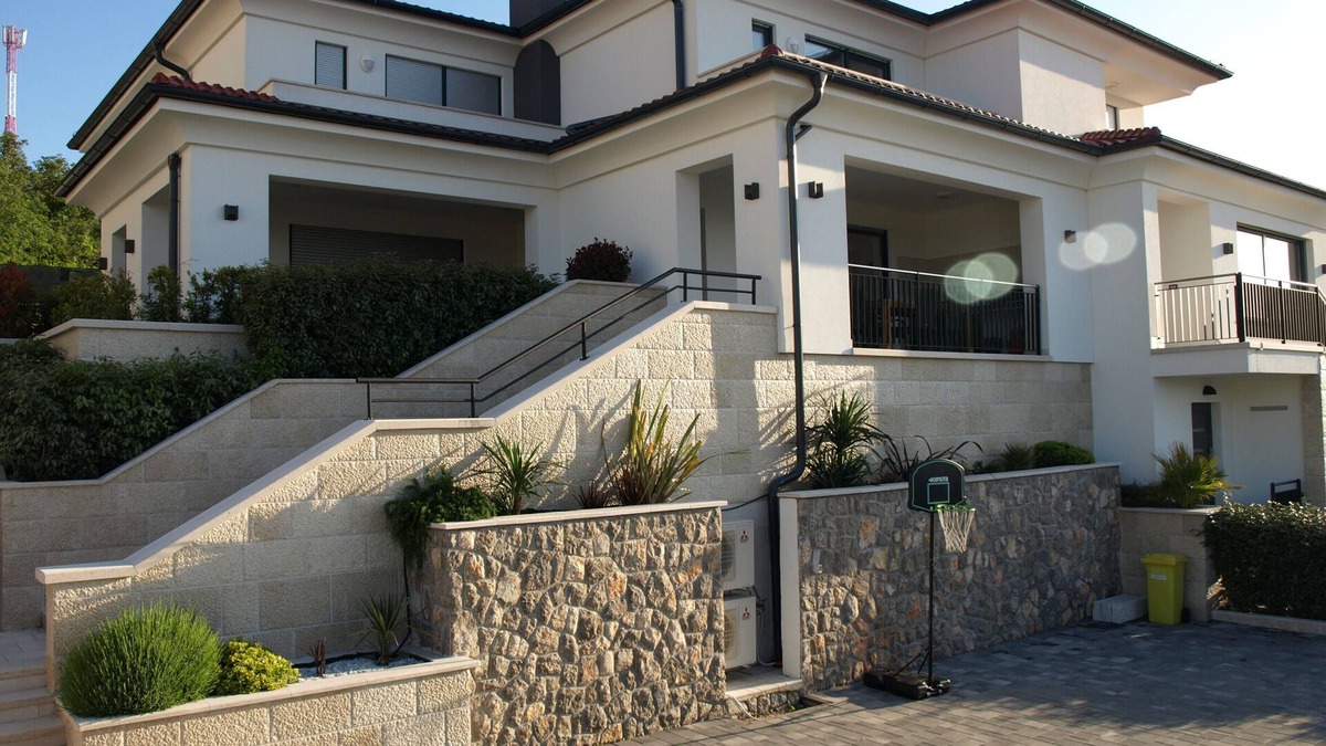 Njivice Villa | 5* luxury family vacation with priv. Saltwater pool, barbecue, sun & sea view 4+2