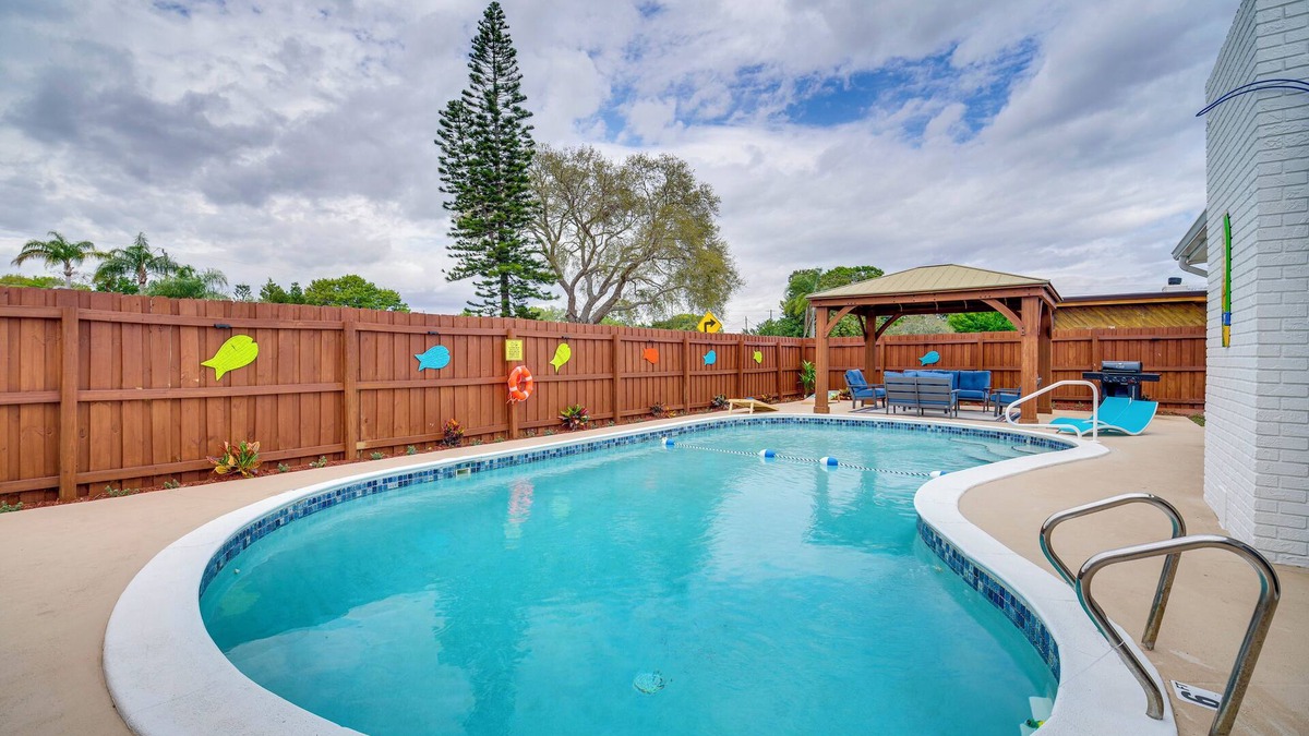 Tropic Apartment | 5 Mi to Beaches: Melbourne Duplex w/Pool!