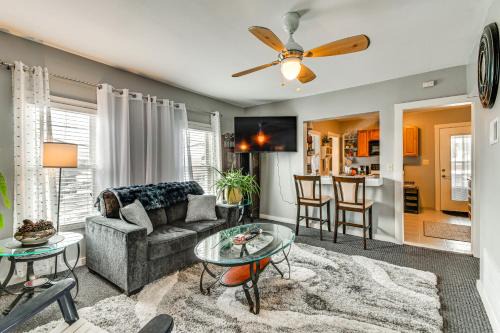 East Syracuse Apartment | 5 Mi to Dtwn Syracuse Updated Apartment!
