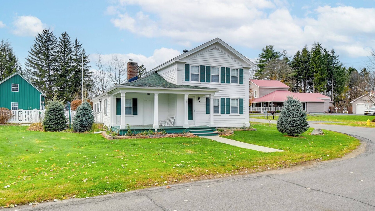Mexico House | 5 Mi to Lake Ontario: Mexico Home w/Seasonal Pool