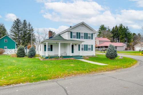 Mexico House | 5 Mi to Lake Ontario Mexico Home with Seasonal Pool