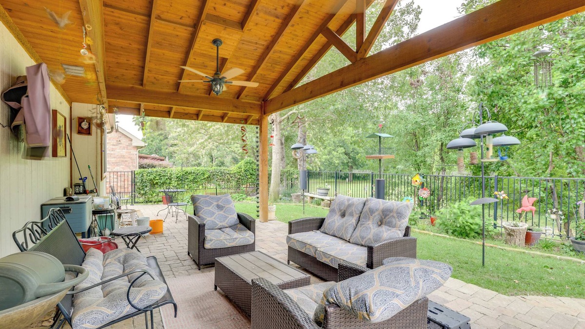 Lewisville House | 5 Mi to Lewisville Lake: Couple's Retreat w/Yard