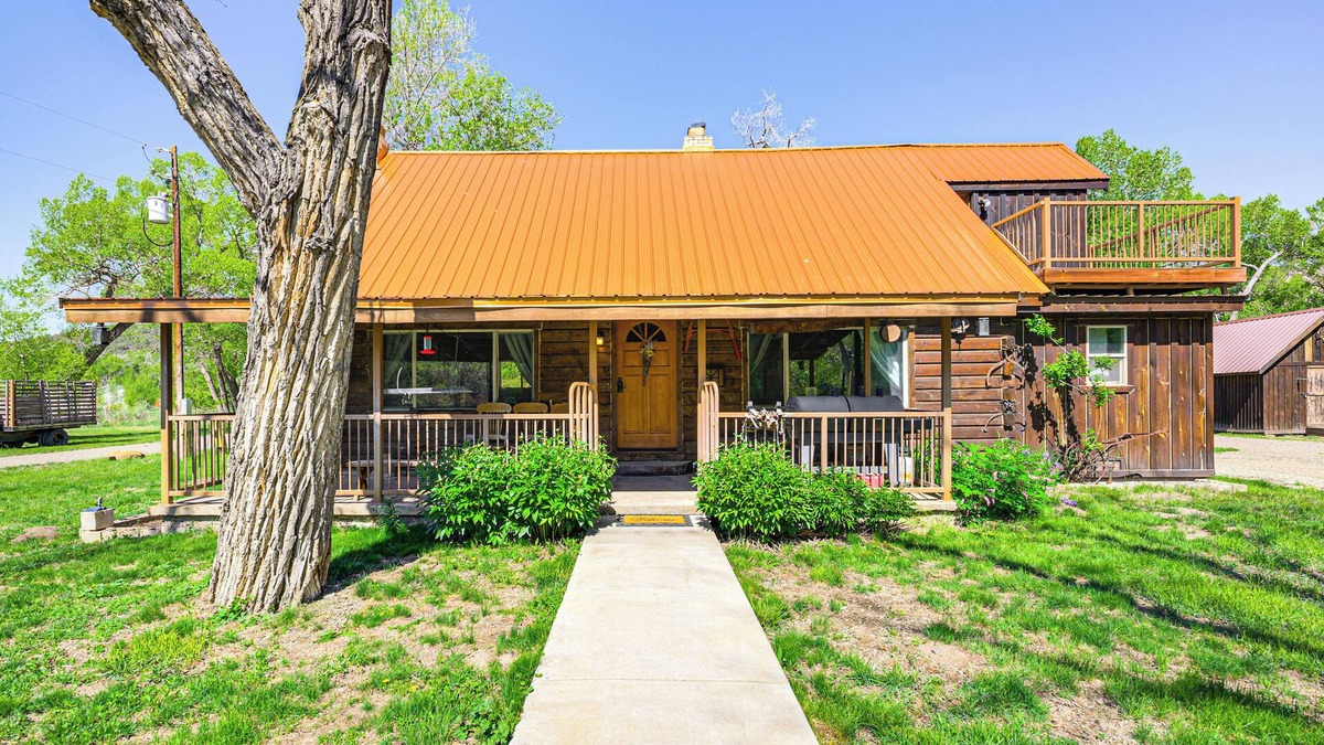 Pagosa Springs House | 5 Mi to Navajo State Park: Riverfront Cabin!