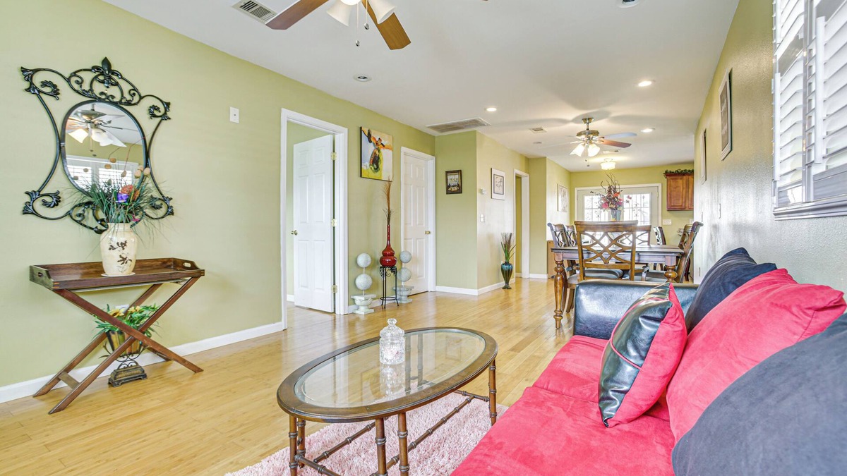 Little Woods House | 5 Mi to UNO Campus: Remote Working Hub w/Patio!