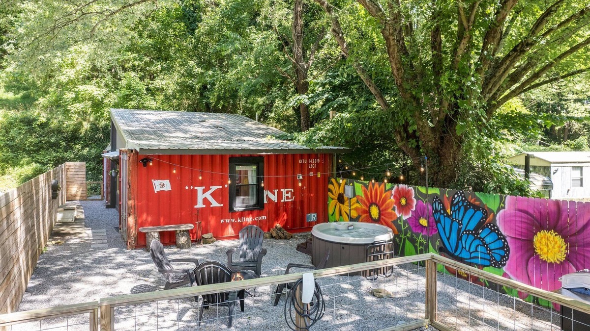 Woodfin House | 5 min 2 Downtown Asheville w/Hot Tub!