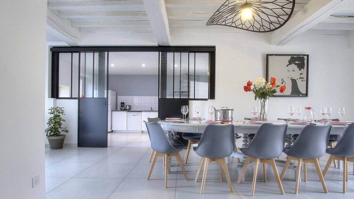 Saint-Benigne House | 5 min from Pont de Vaux, 15-person gîte with billiards, pétanque court