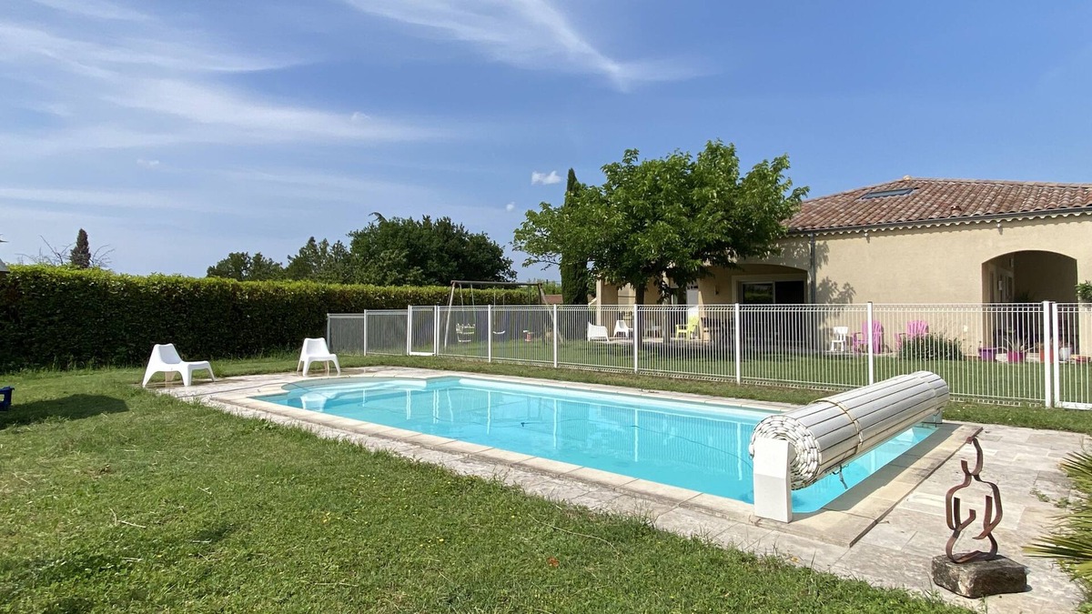Malissard House | 5 min from Valence, cosy villa with garden + private pool