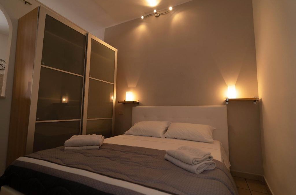 Santa Maria Apartment | [5 Min. Mare - Castello Normanno] Wi-Fi & Netflix *****