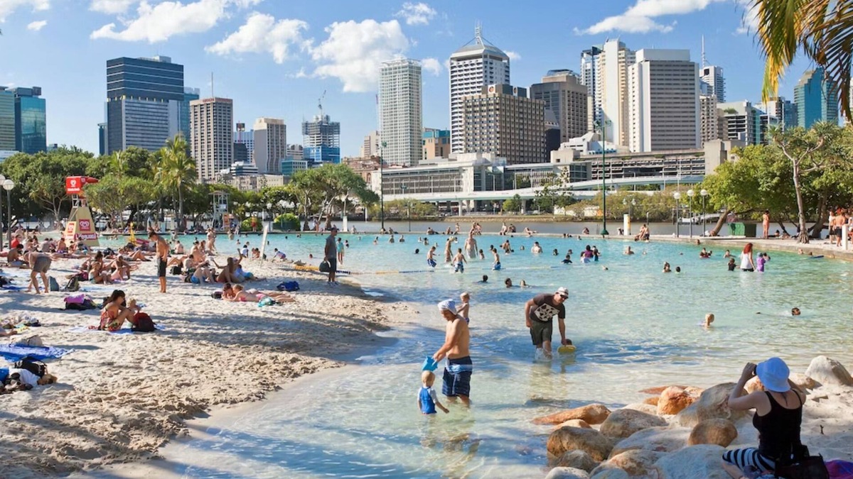 Woolloongabba House | 5 min to BNE City Centre & Next to The Gabba! Unique Character Queenslander Home