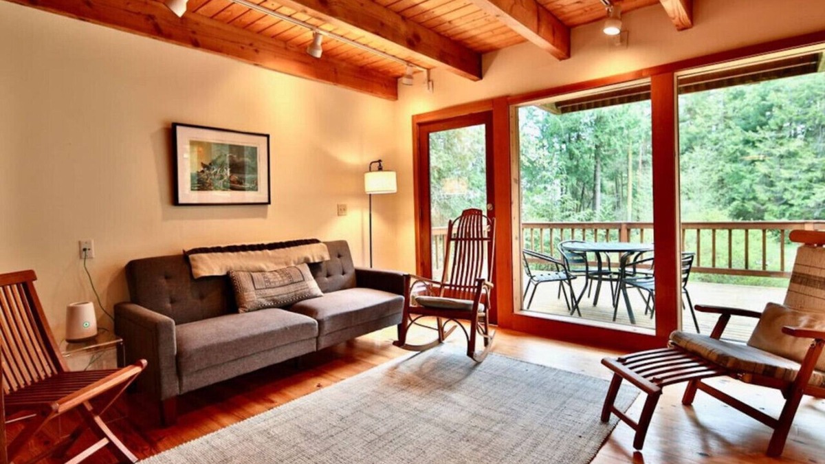 Marrowstone Cabin | 5 min to Fort Flagger St. Park w/wifi & fire pit