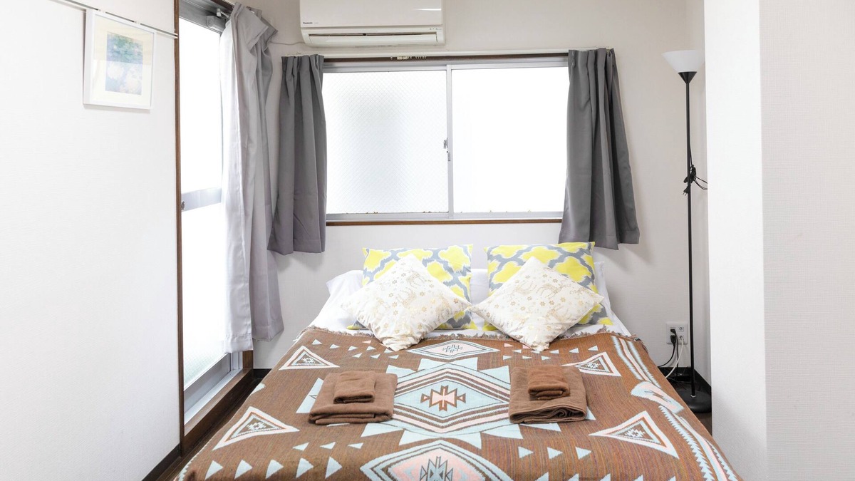 Nishi-Shinjuku Apartment | 5 min. walk from Nishi-Shinjuku 5-chome Station & Table bed & 20 sq.m. with veranda