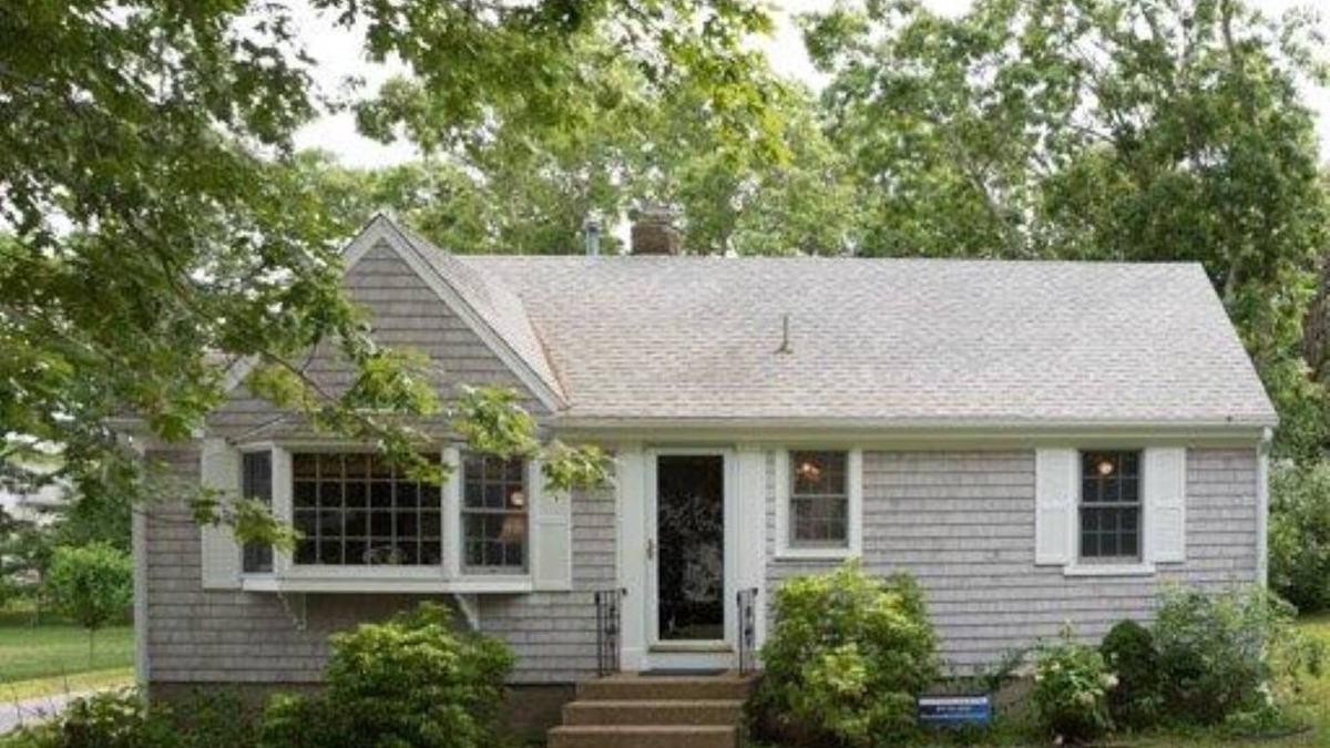 Popponesset Cottage | 5-min Walk to Beach - Classic Cape Cottage w/Outdoor Shower and Back Deck