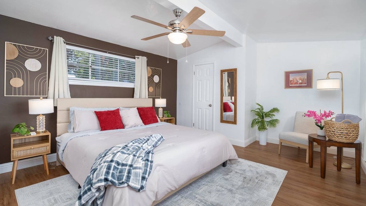 Bakersfield House | 5 min Walk to Panorama Bluffs! Preserve Trails Family-sized House 5 Beds Sleep 9