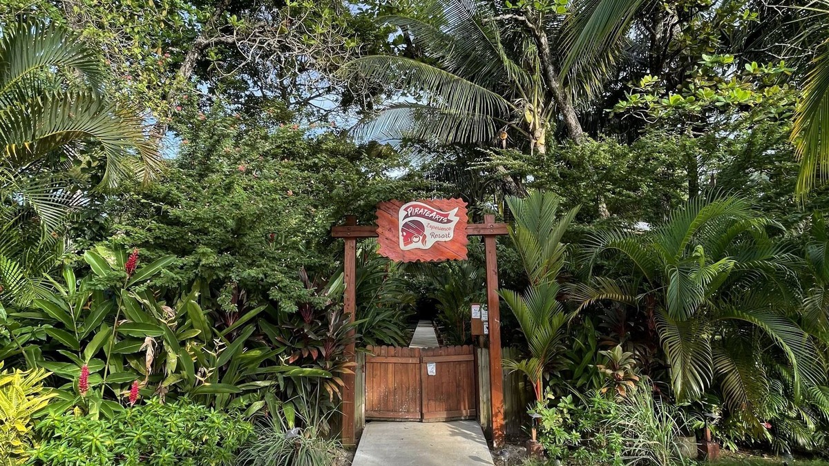 Carenero Island Apartment | 5 min Walk to Surf: Private 2BR/1BA + Ocean & Jungle Views