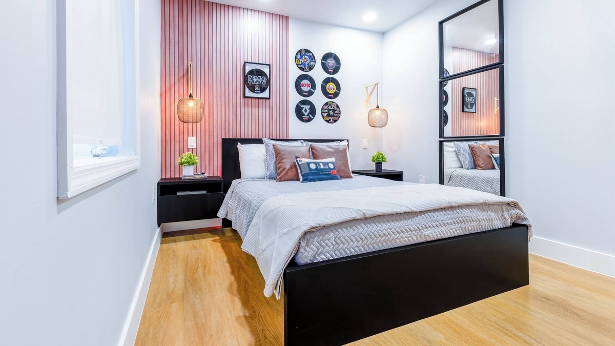 Coral Terrace Apartment | 5 mins to Coral Gables/Parking/Fast Wi-Fi/Laundry