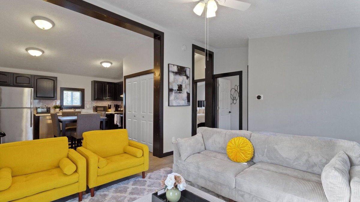 Westfield House | 5 mins to Grand Park, 15 mins to Ruoff, pet-friendly, peaceful environment!