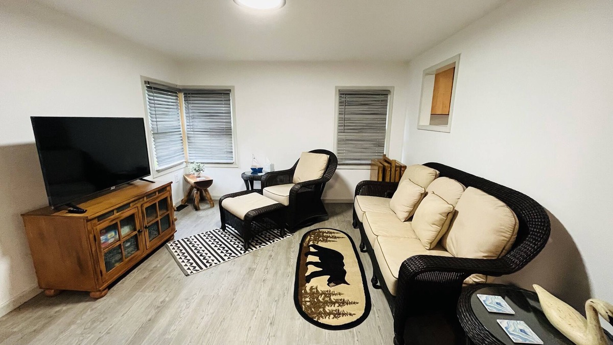 Hesston House | 5 mins to Lake Raystown/7 Points Marina; boat parking; access Allegrippis Trails