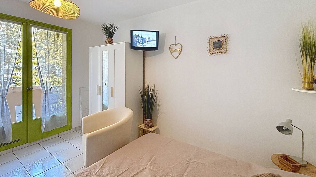 Amelie-les-Bains-Palalda Apartment | 5 minutes from the thermal baths, beautiful studio in a residence with elevator