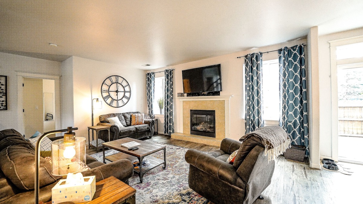 Southwest Bend House | 5 Minute Drive to Downtown Bend, Dog Friendly