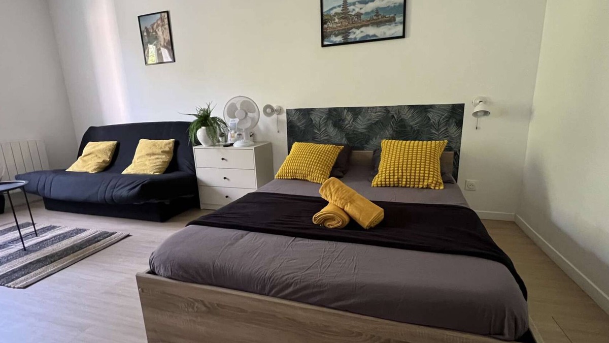 Chatellerault Apartment | 5-minute walk from TGV station