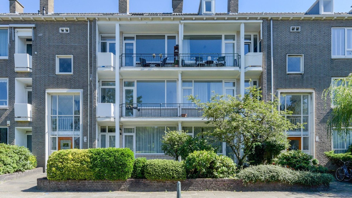 Bohemen en Meer en Bos Apartment | 5 minute walk to beach! Cozy top bedroom apartment.