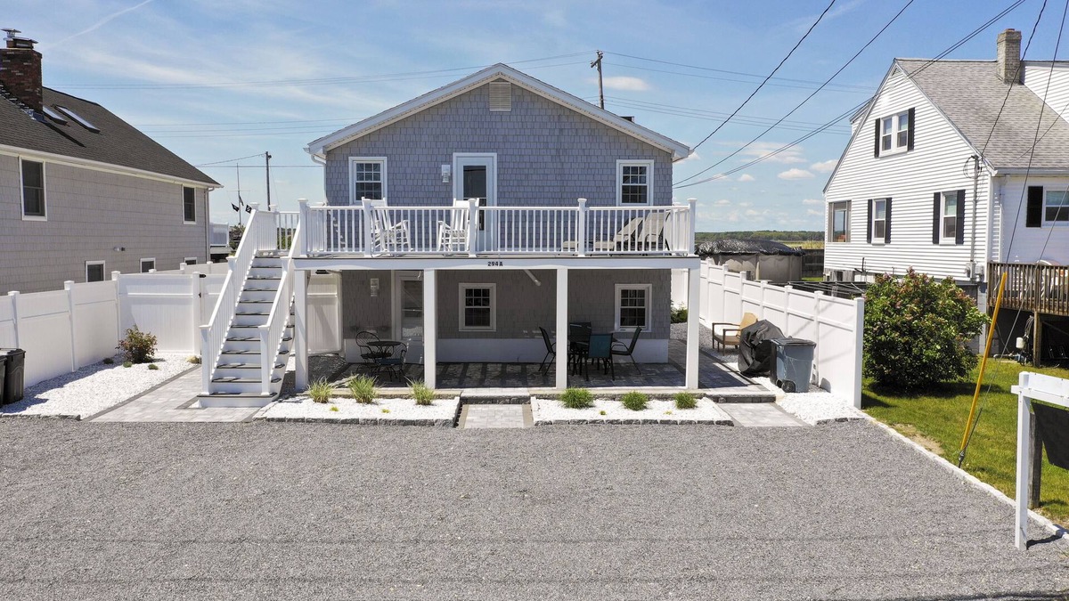 Seabrook House | 5 minute walk to the beach