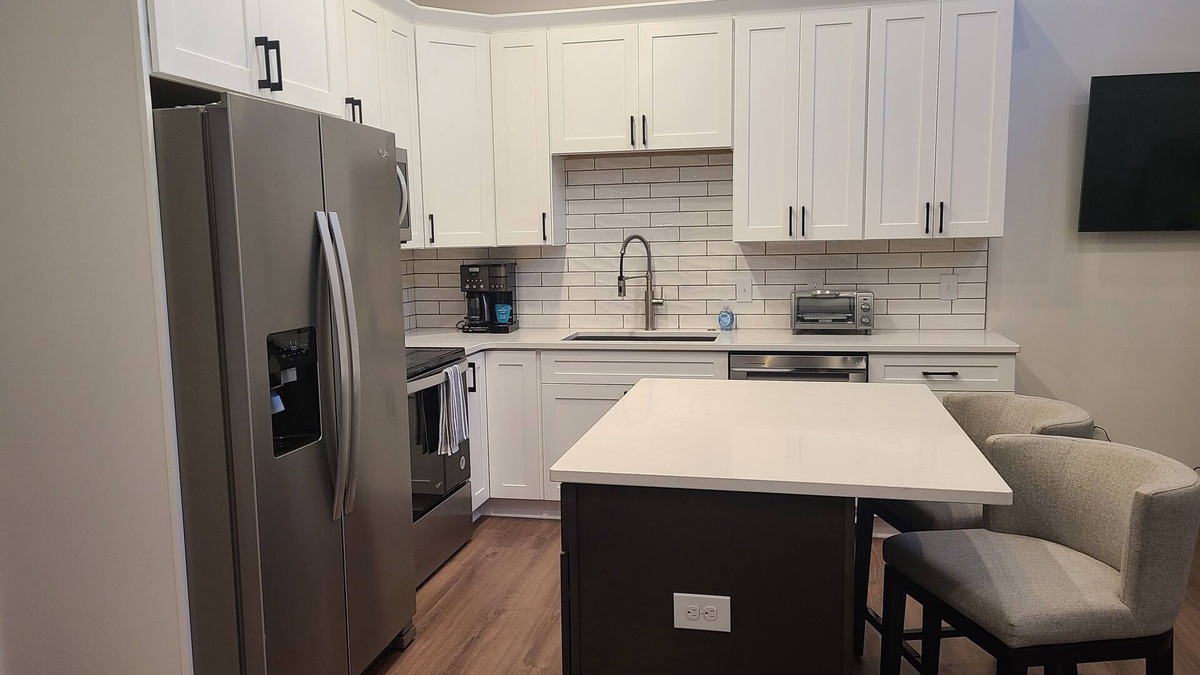 Downtown Lincoln Condo | 5 minute walk to UNL, downtown Haymarket. 10 minutes to Memorial stadium
