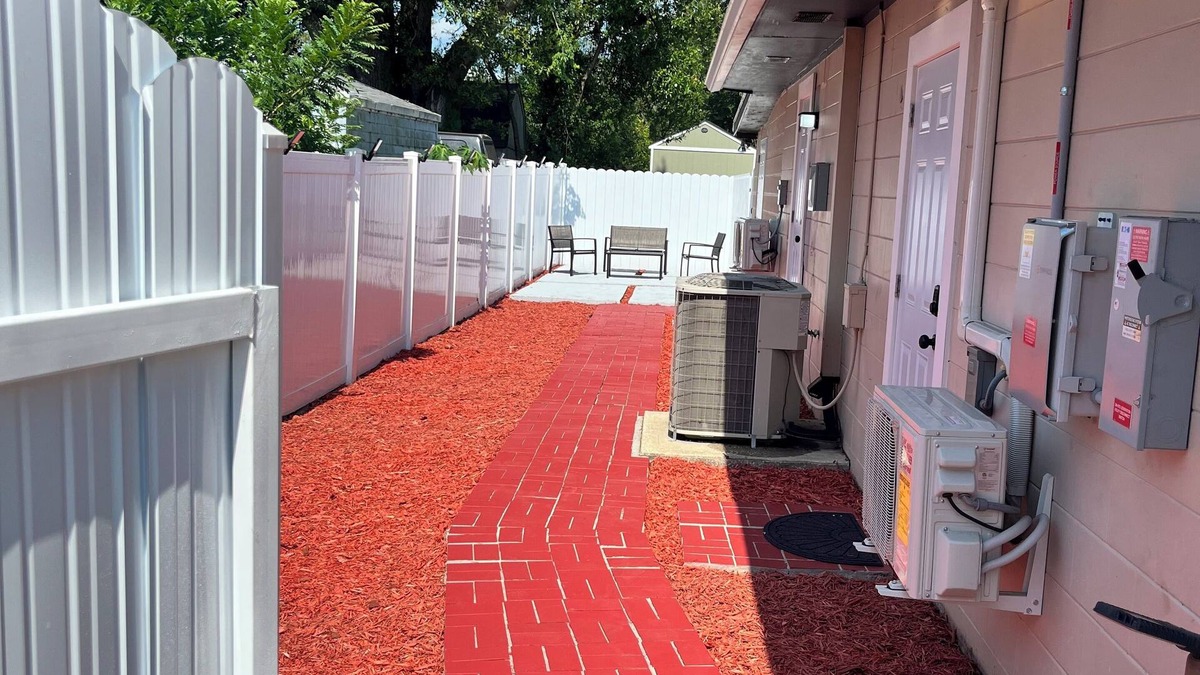 Terrace Park Apartment | 5 minutes from Bush Garden and USF! Apartment for 2 people, cozy.